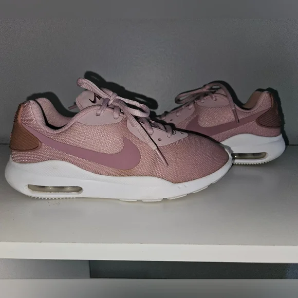Nike Air Max Oketo Pink Athletic Shoes - Size 6 🩷 - Picture 5 of 10